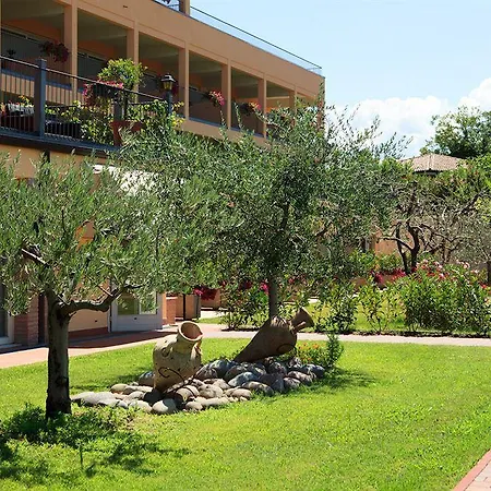 Отель Boffenigo - The Golden Hour Костермано