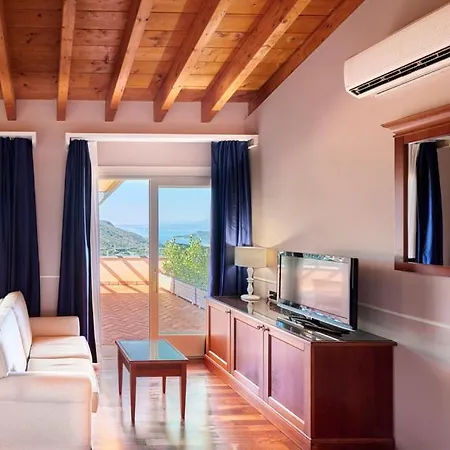 Boffenigo - The Golden Hour Hotel