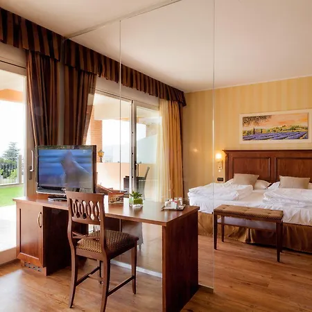Boffenigo - The Golden Hour Hotel
