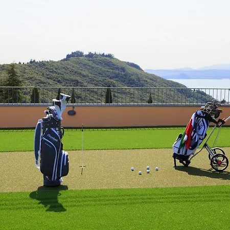 Boffenigo - The Golden Hour Hotel