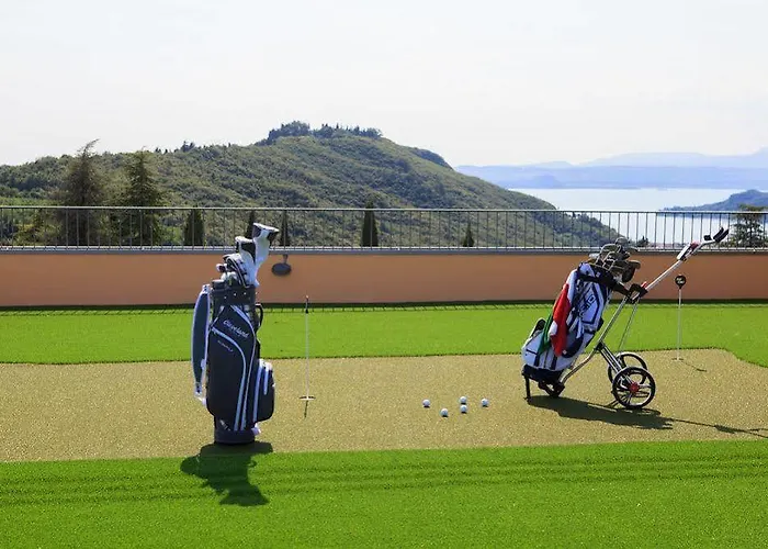 Boffenigo - The Golden Hour Hotel