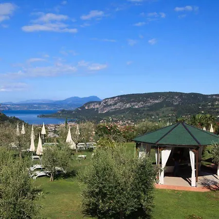 Boffenigo - The Golden Hour Hotel